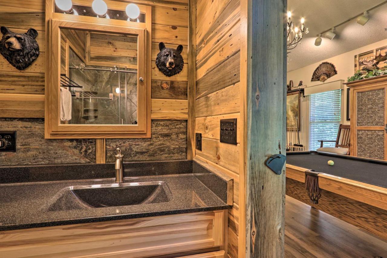 Eclectic Cabin With Hot Tub 1 Mi To Ober Gatlinburg Eksteriør billede