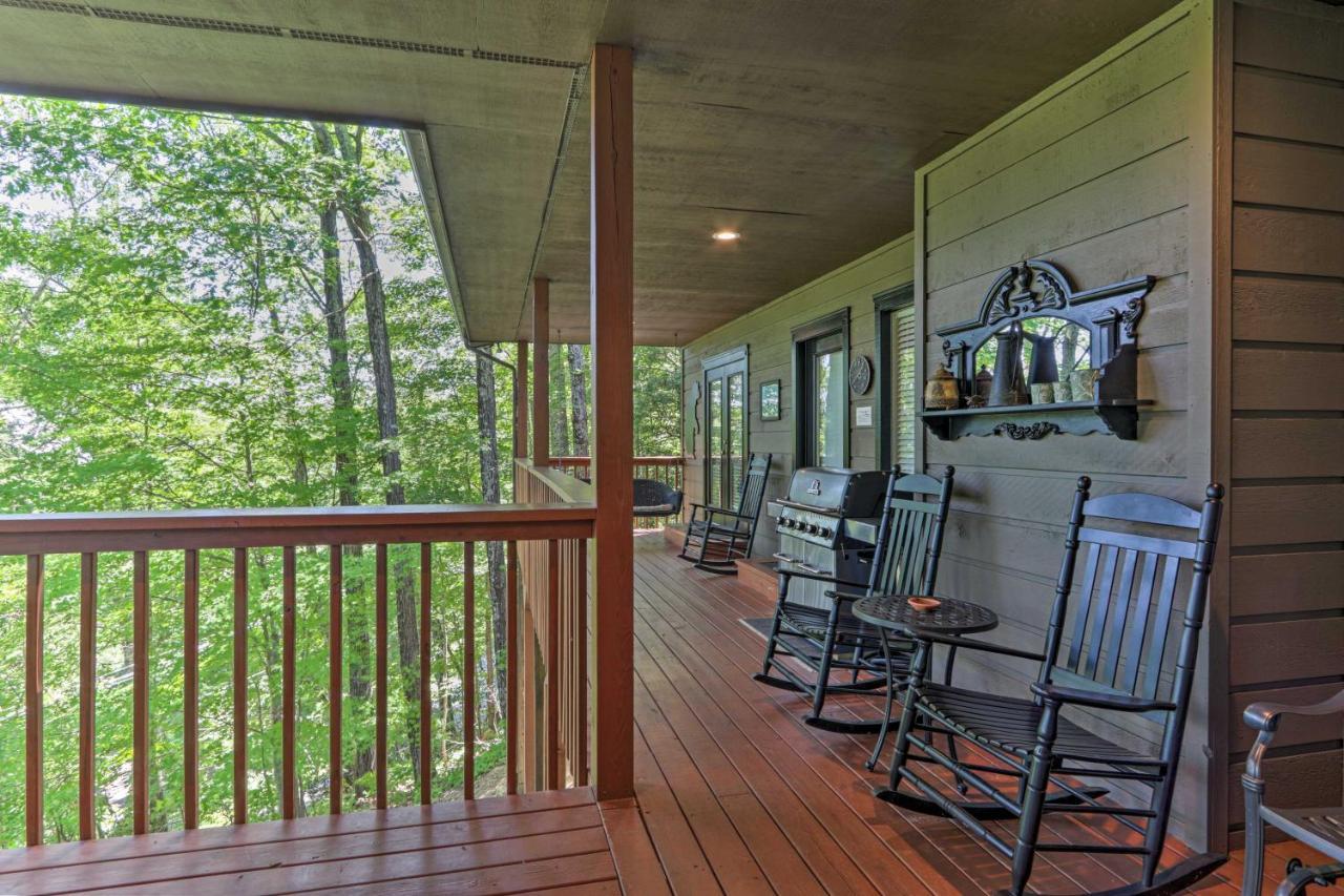 Eclectic Cabin With Hot Tub 1 Mi To Ober Gatlinburg Eksteriør billede