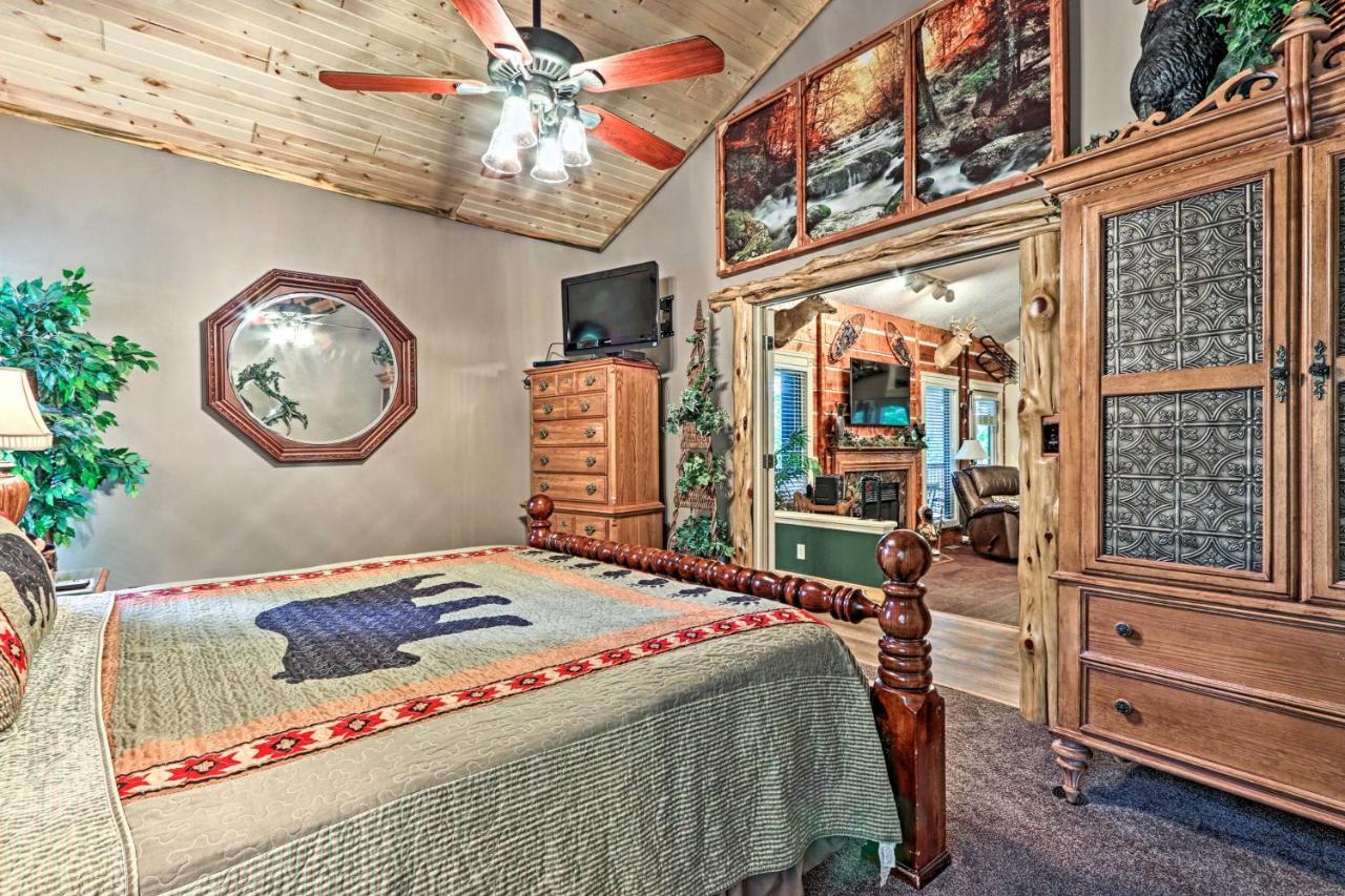 Eclectic Cabin With Hot Tub 1 Mi To Ober Gatlinburg Eksteriør billede