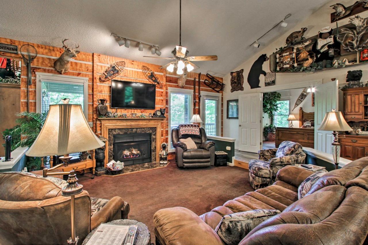 Eclectic Cabin With Hot Tub 1 Mi To Ober Gatlinburg Eksteriør billede